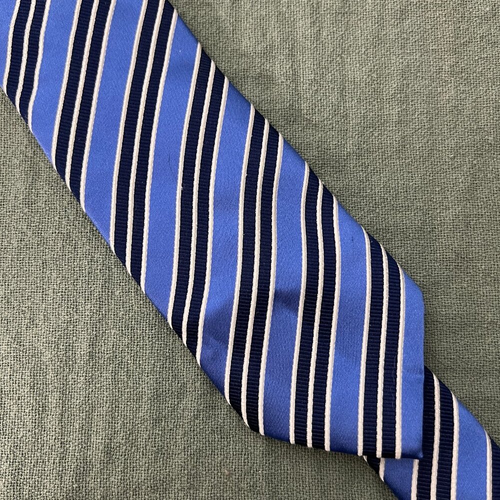 Donald J. Trump Signature Collection Silk Blue Striped Neck Tie